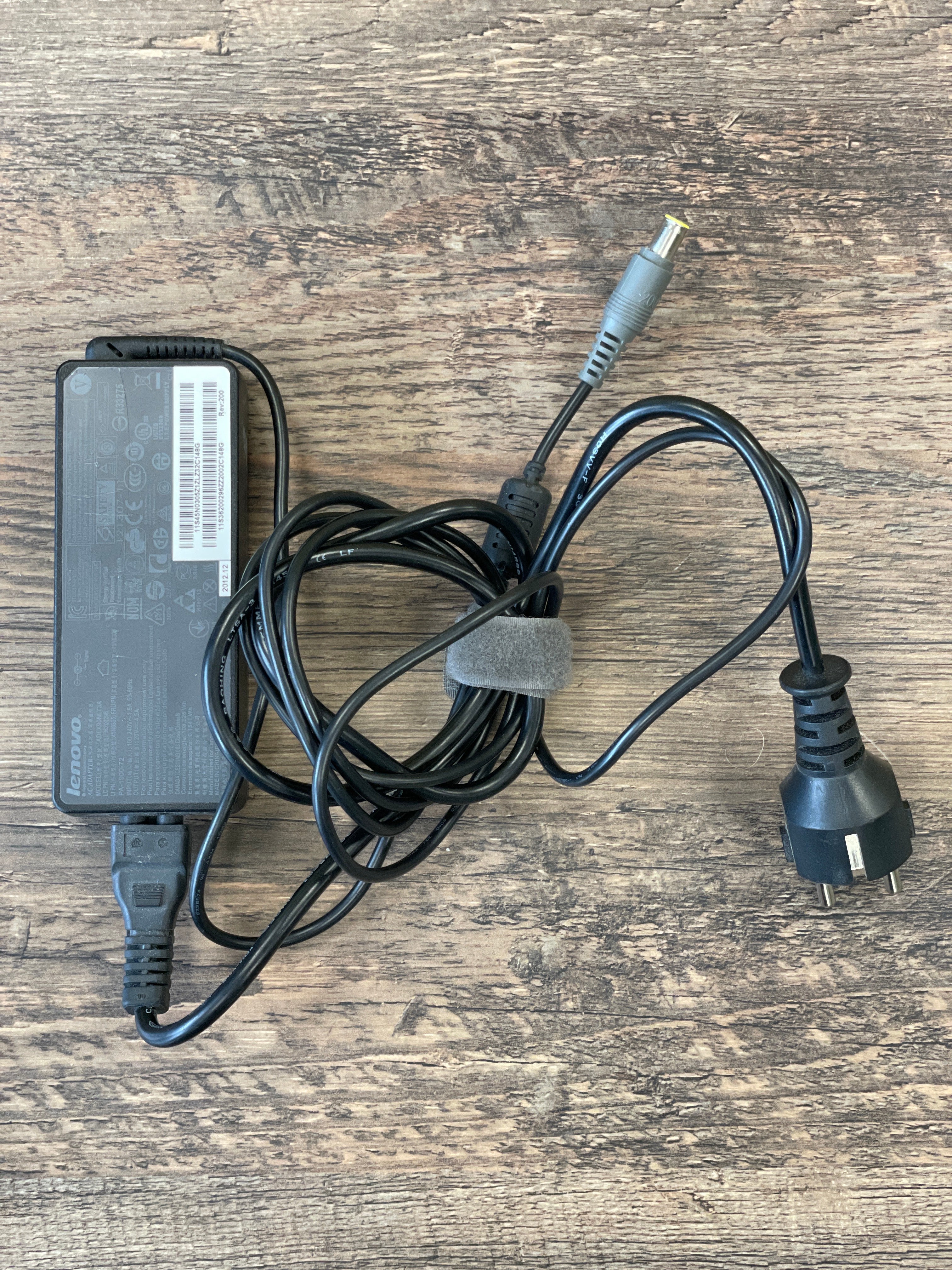 Portatīvā datora lādētājs 90W Lenovo
