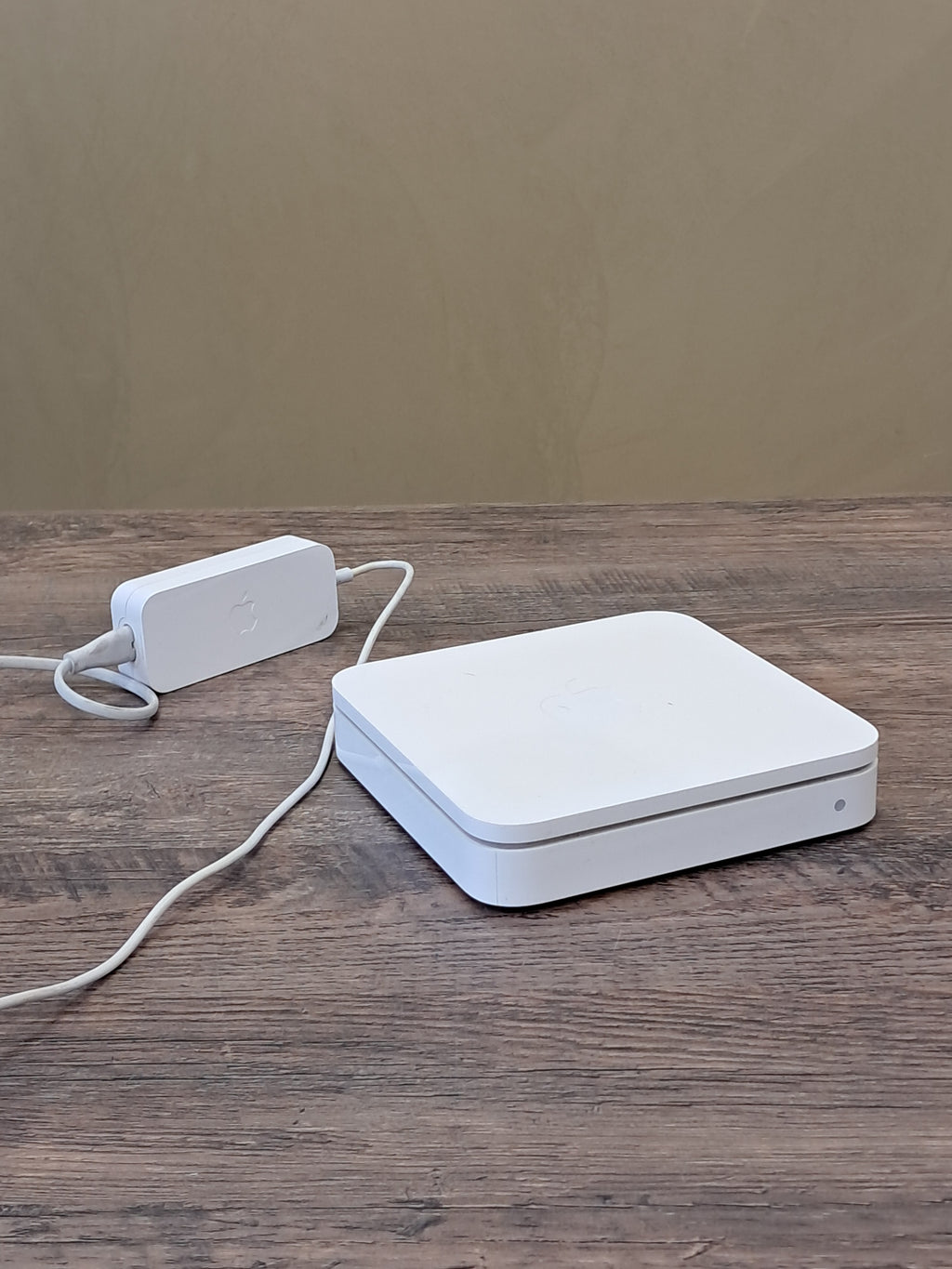 Rūteris Apple AirPort Extreme Base Station (5th Generation)