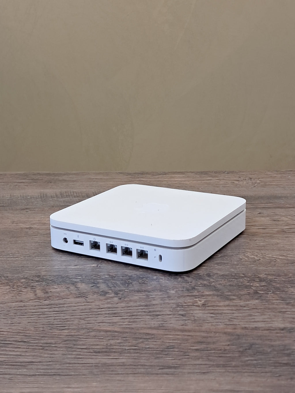 Rūteris Apple AirPort Extreme Base Station (5th Generation)