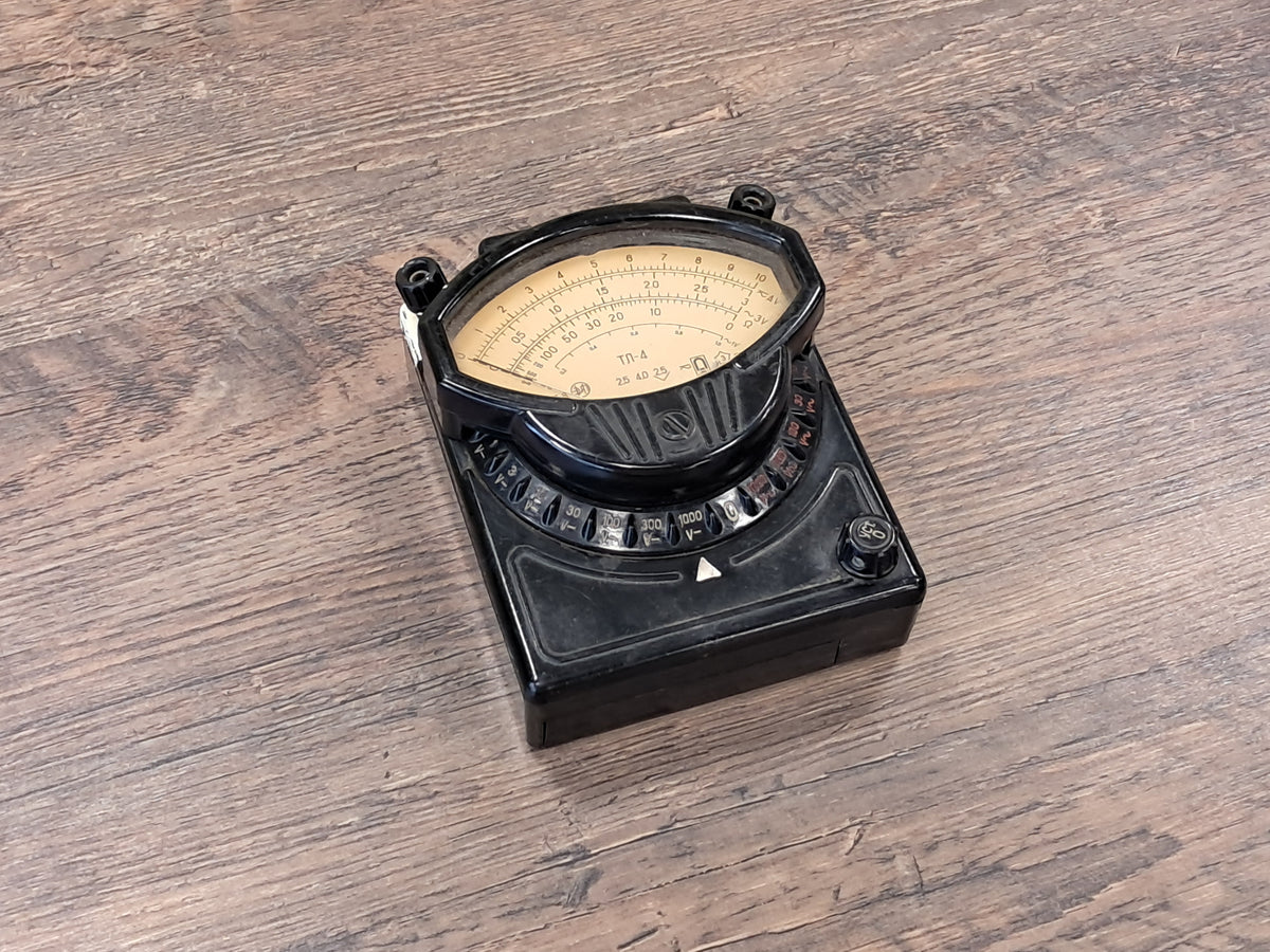 Retro multimetrs