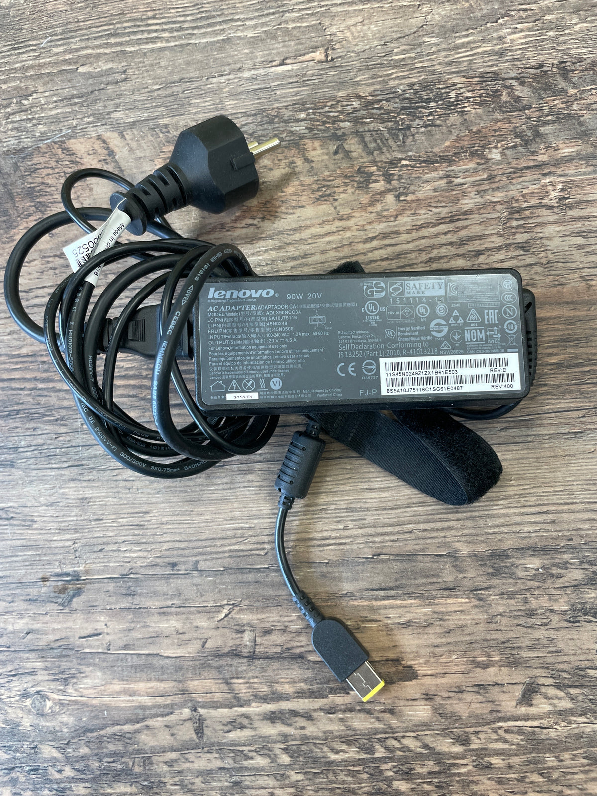 Portatīvā datora lādētājs 90W Lenovo