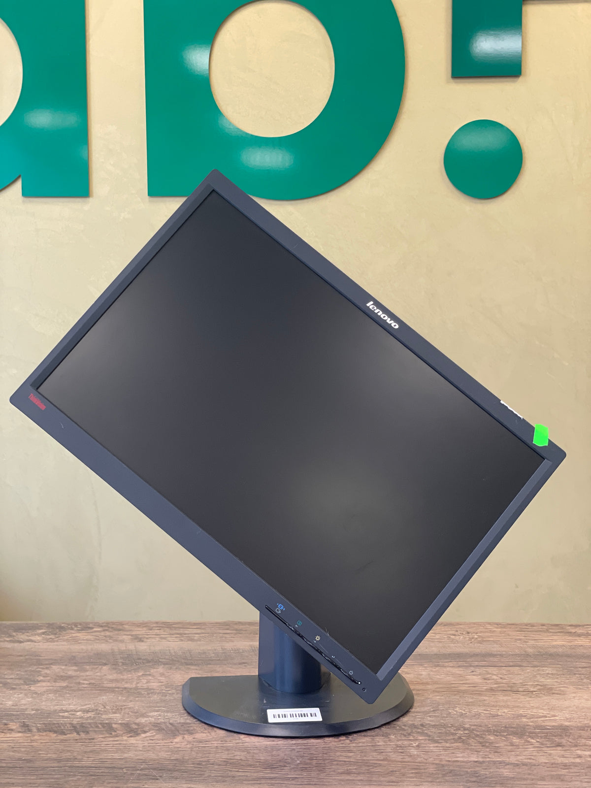 Datora monitors 22"