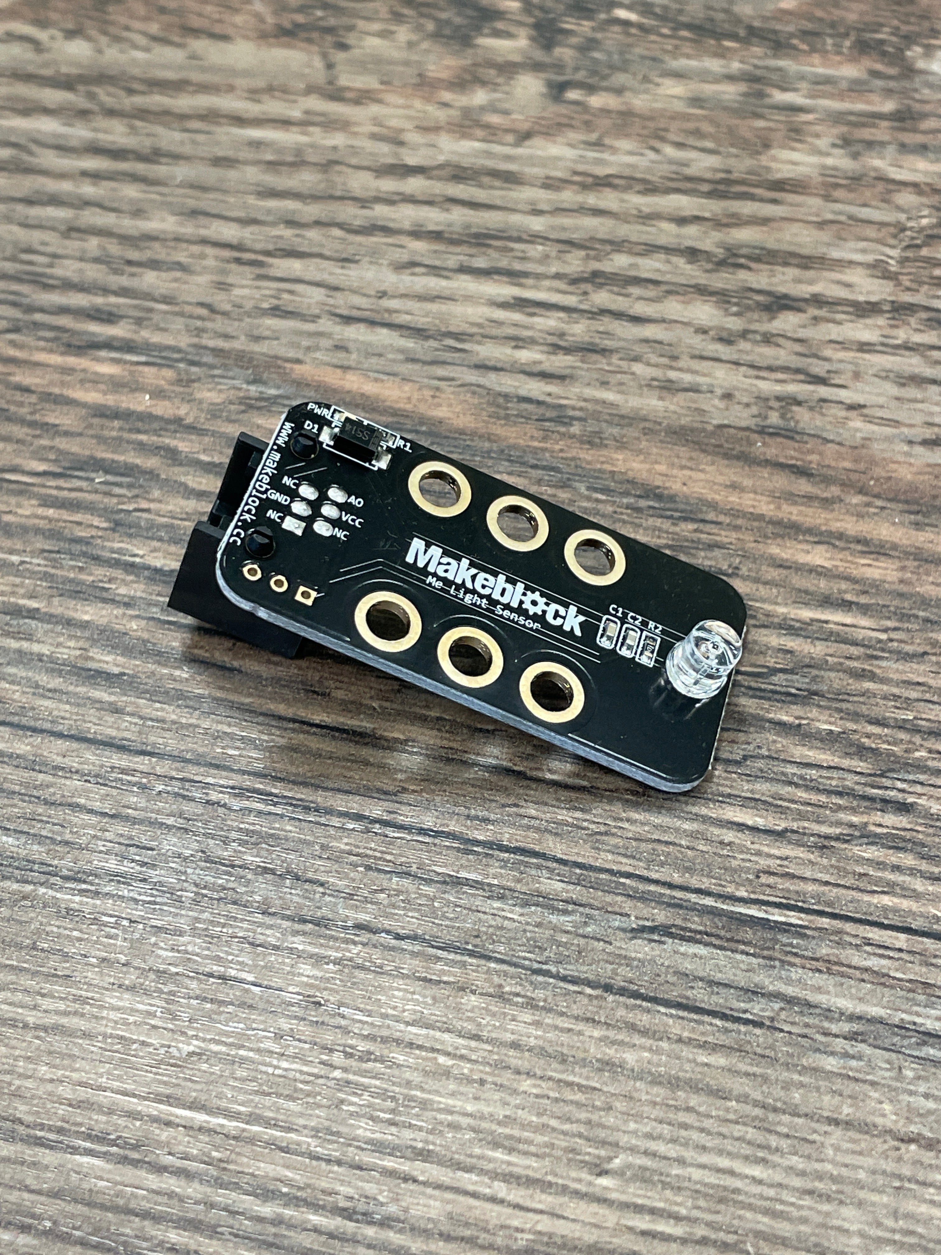 Gaismas sensors
