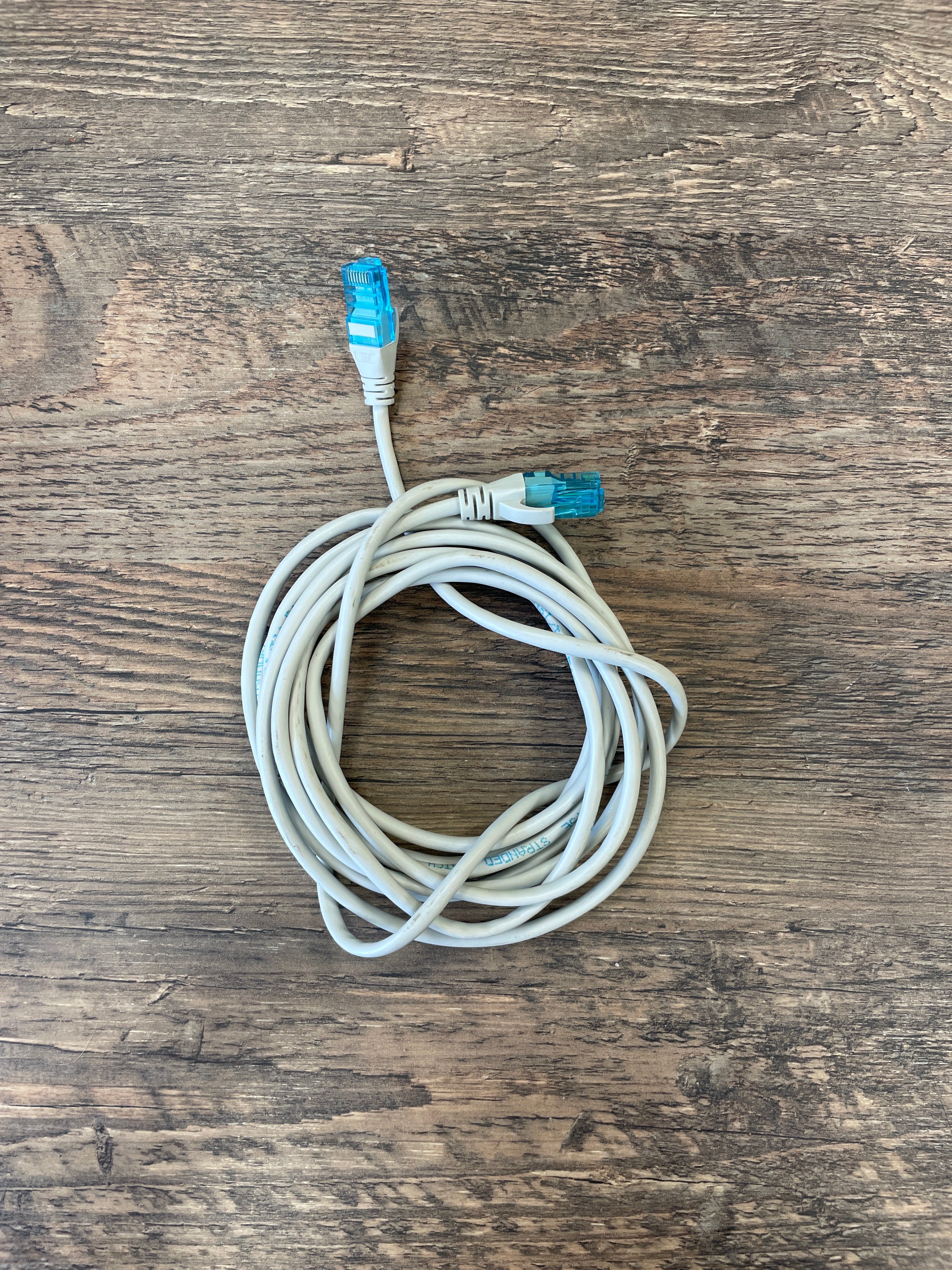Ethernet kabelis (RJ25)