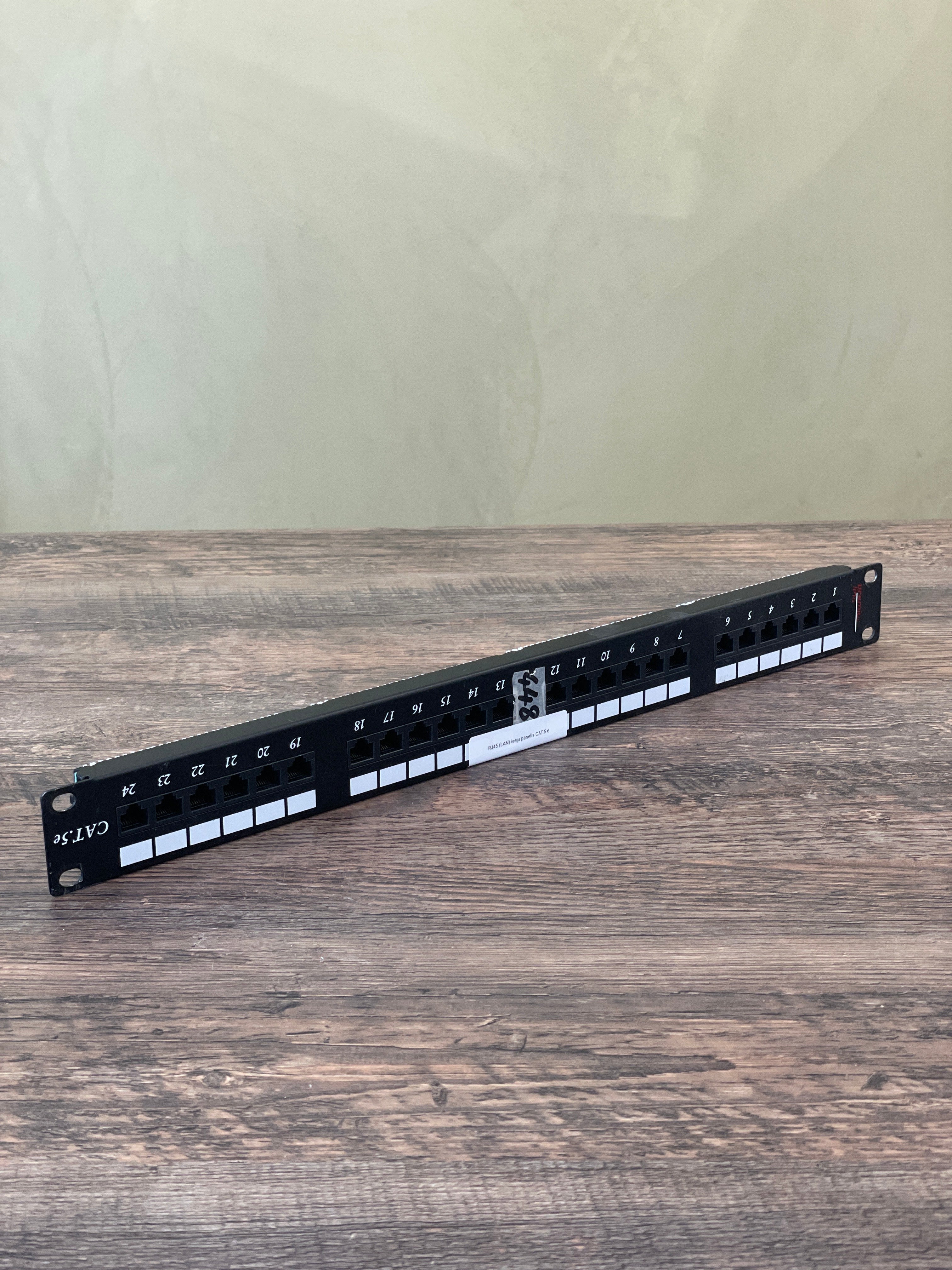 RJ45 (LAN) ieeju panelis CAT.5 e