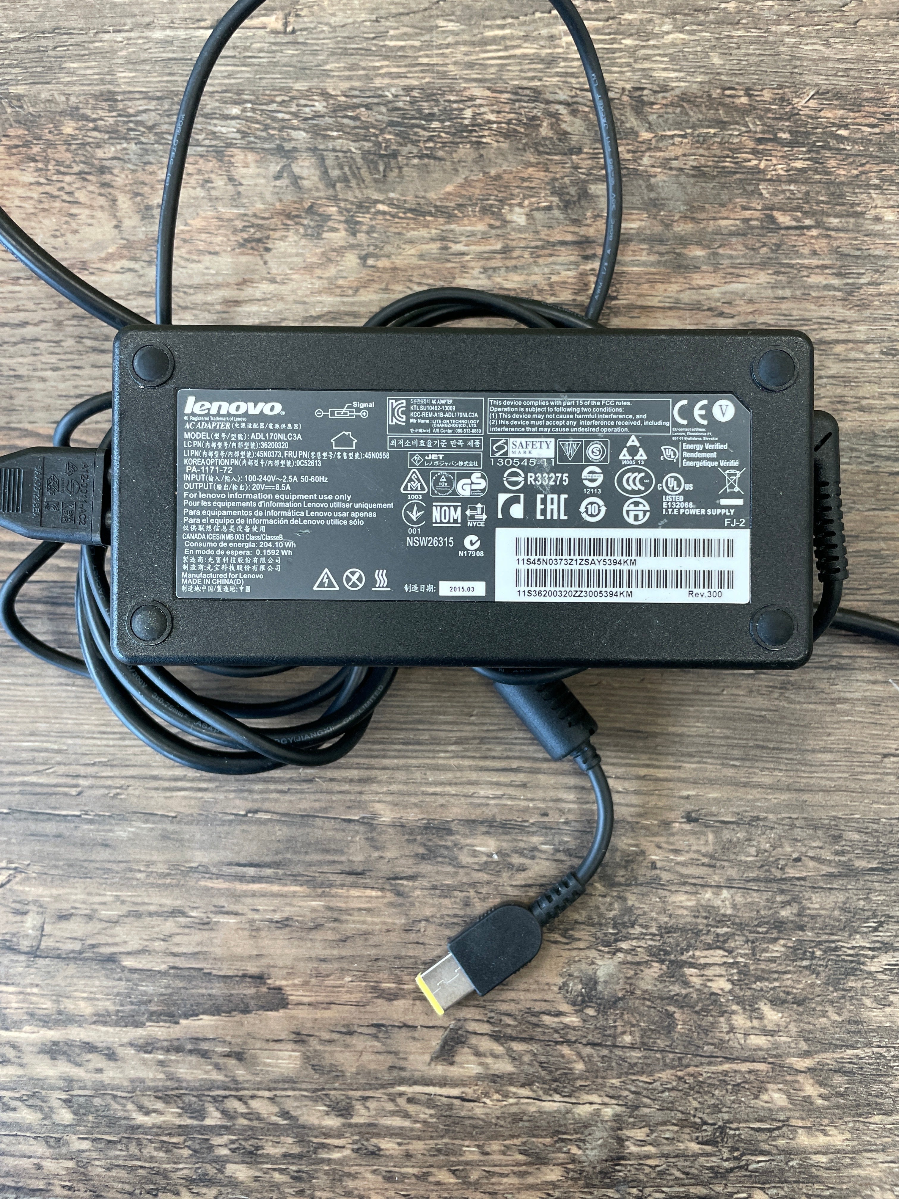 Portatīvā datora lādētājs 135W Lenovo