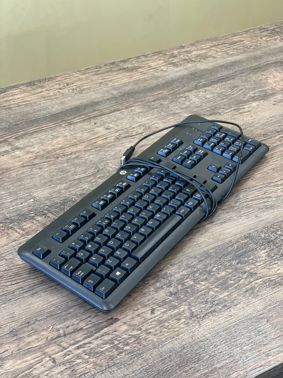 Tastatūra ar vadu