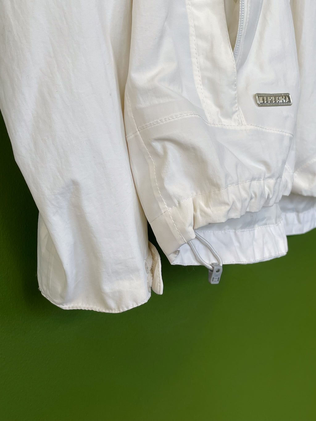 ICEPEAK balta vējjaka / 38 izmērs / M izmērs