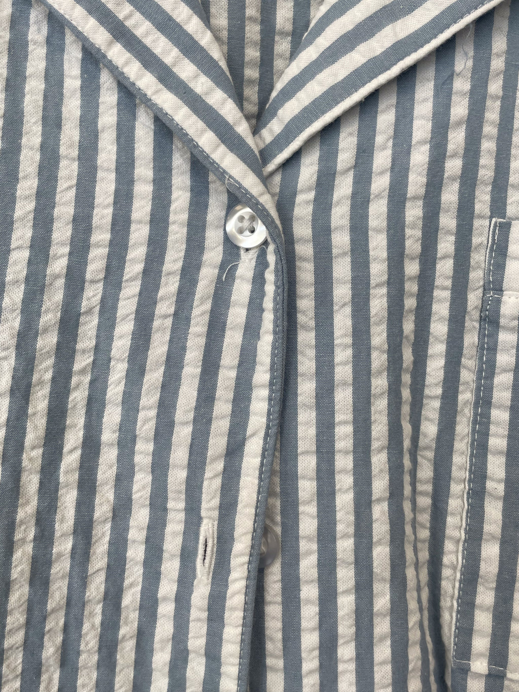 Krekls ar garām rokām, gaiši zila un balta krāsa / L izmērs / mywear WOMAN