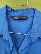 Spilgti zils krekls ar garām rokām / ZARA / XS izmērs, bet derēs arī S
