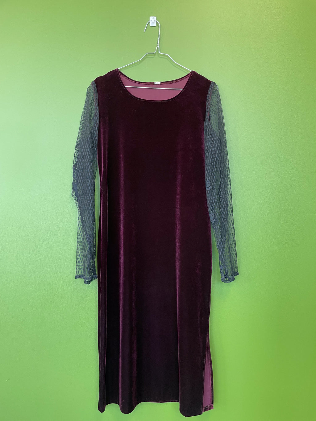 Retro, vintage kleita bordo krāsā ar mežģīņu rokām / L/XL izmērs
