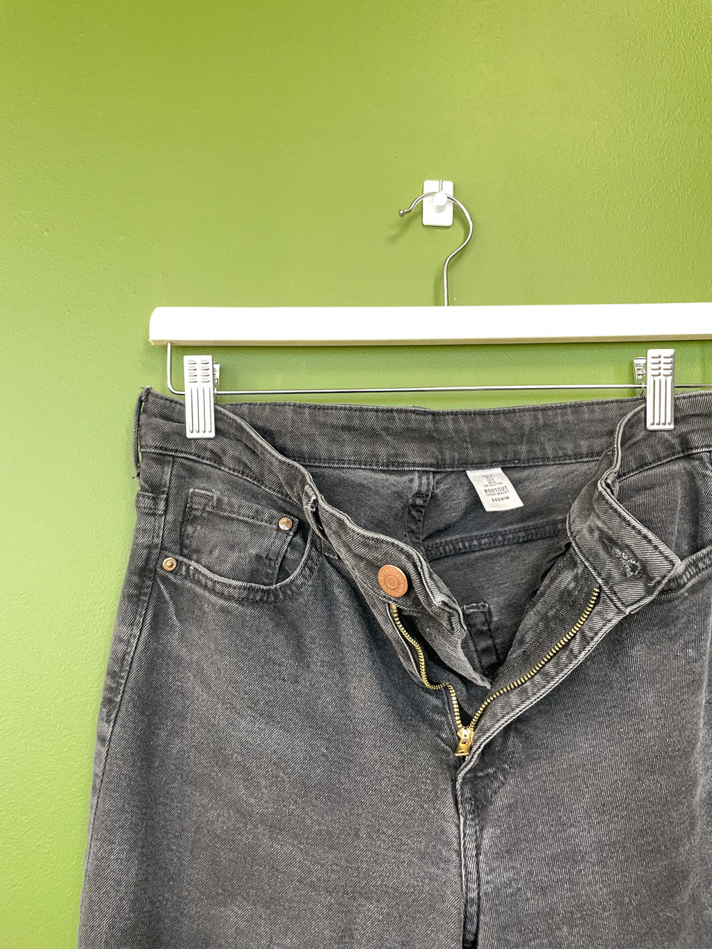 Melnas džinsa bikses, BOOTCUT / 38 izmērs / M