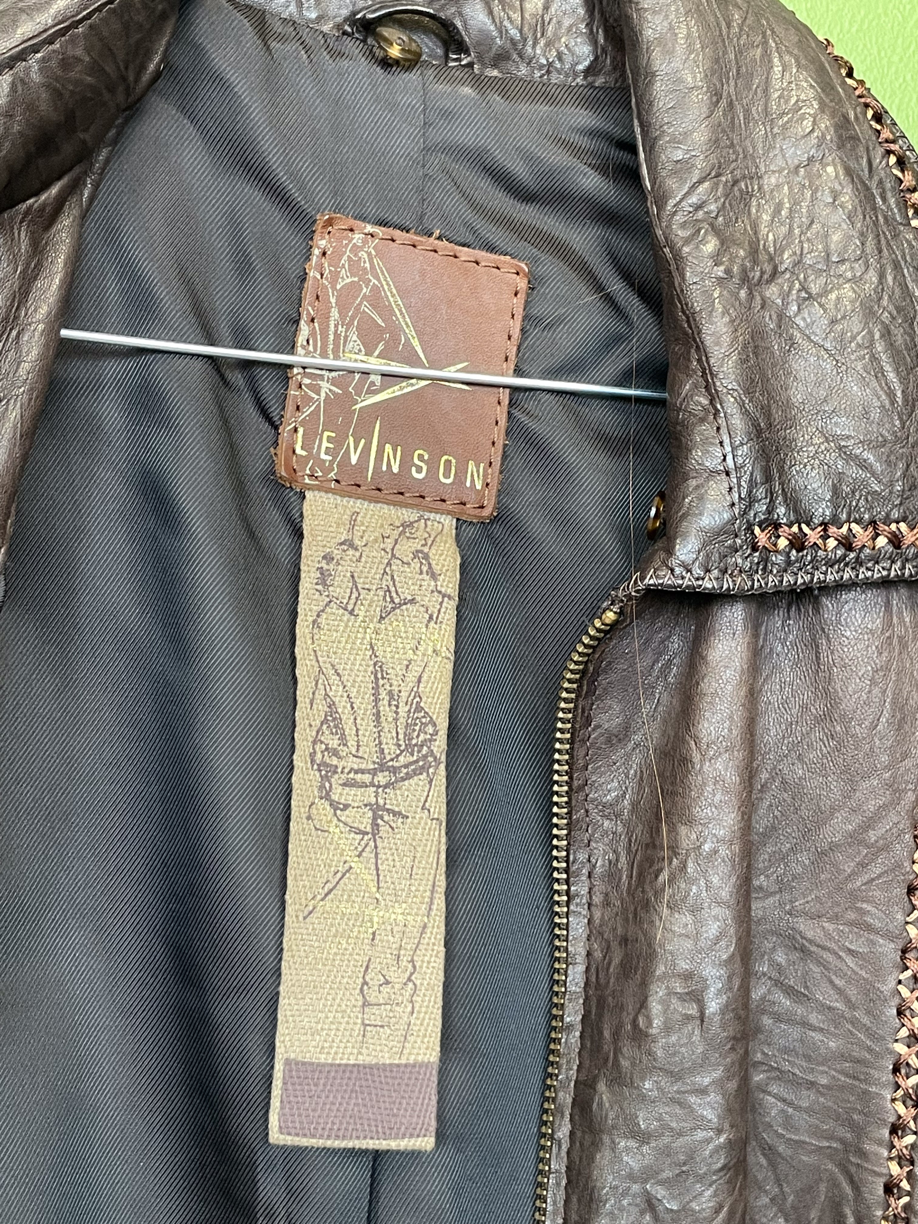Retro brūna ādas jaka Levinson ar BOHO izšuvumiem / 40 izmērs