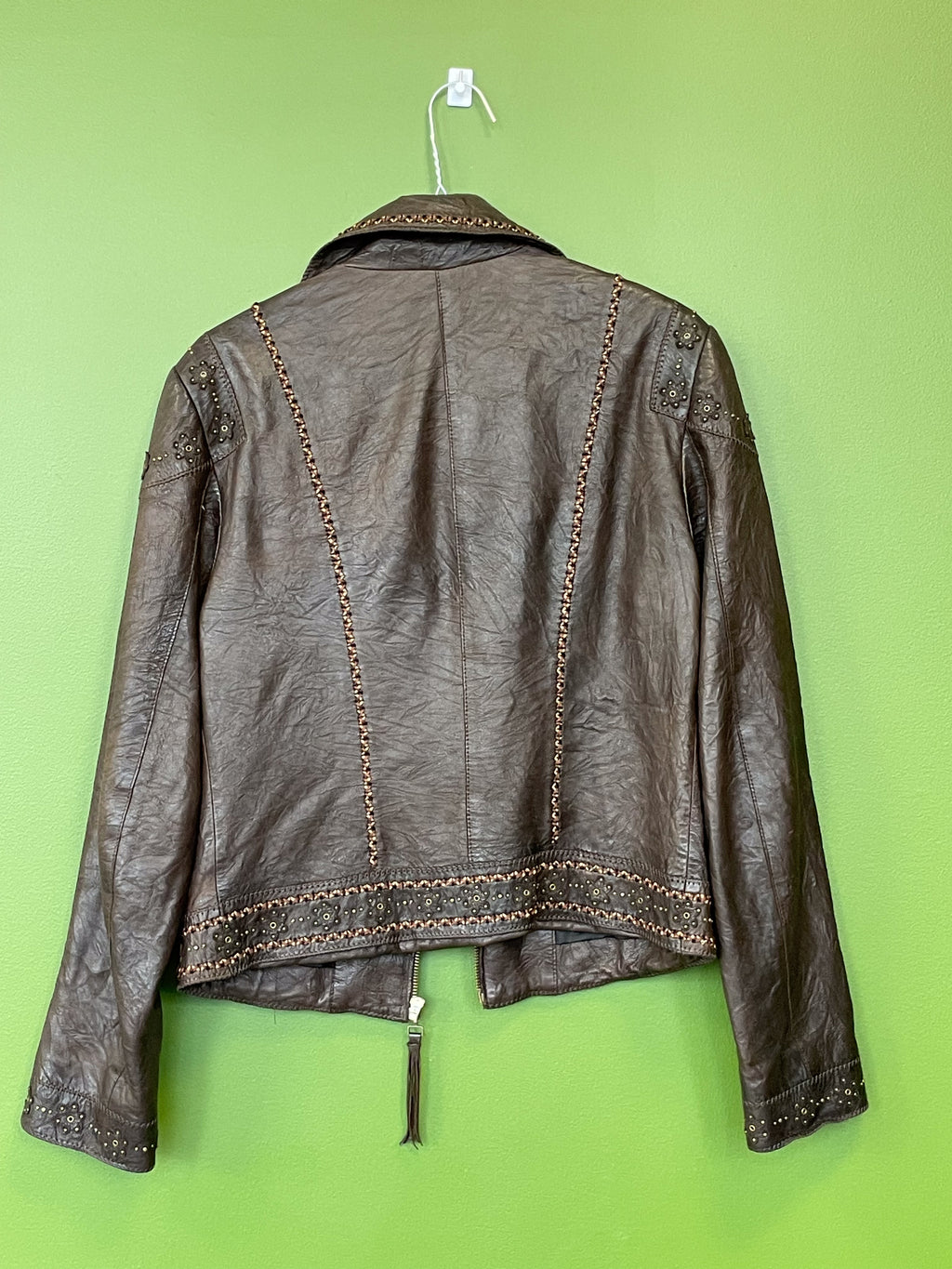 Retro brūna ādas jaka Levinson ar BOHO izšuvumiem / 40 izmērs
