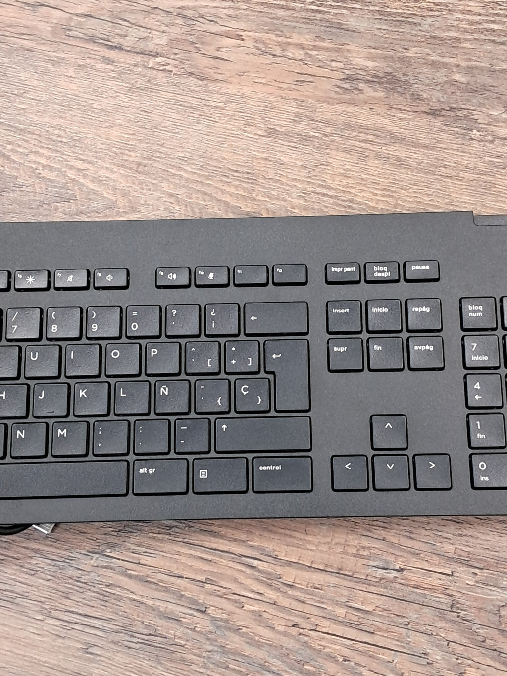 Tastatūra ar vadu