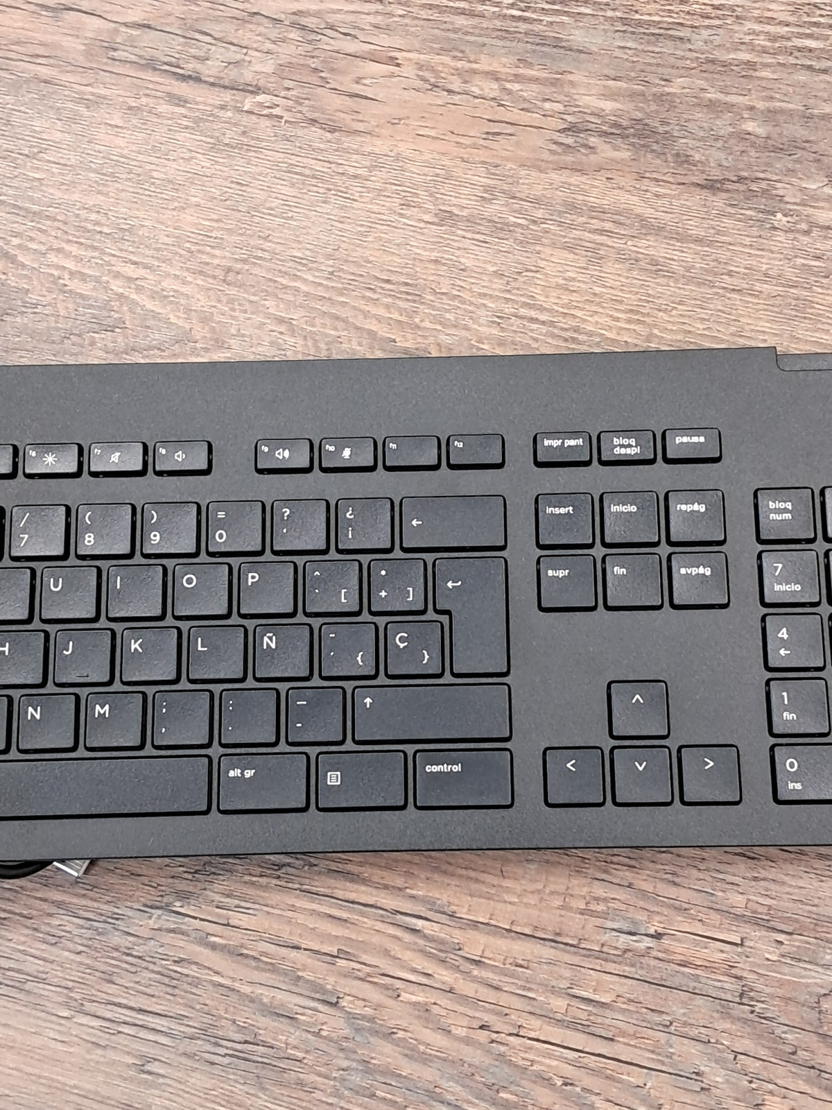 Tastatūra ar vadu