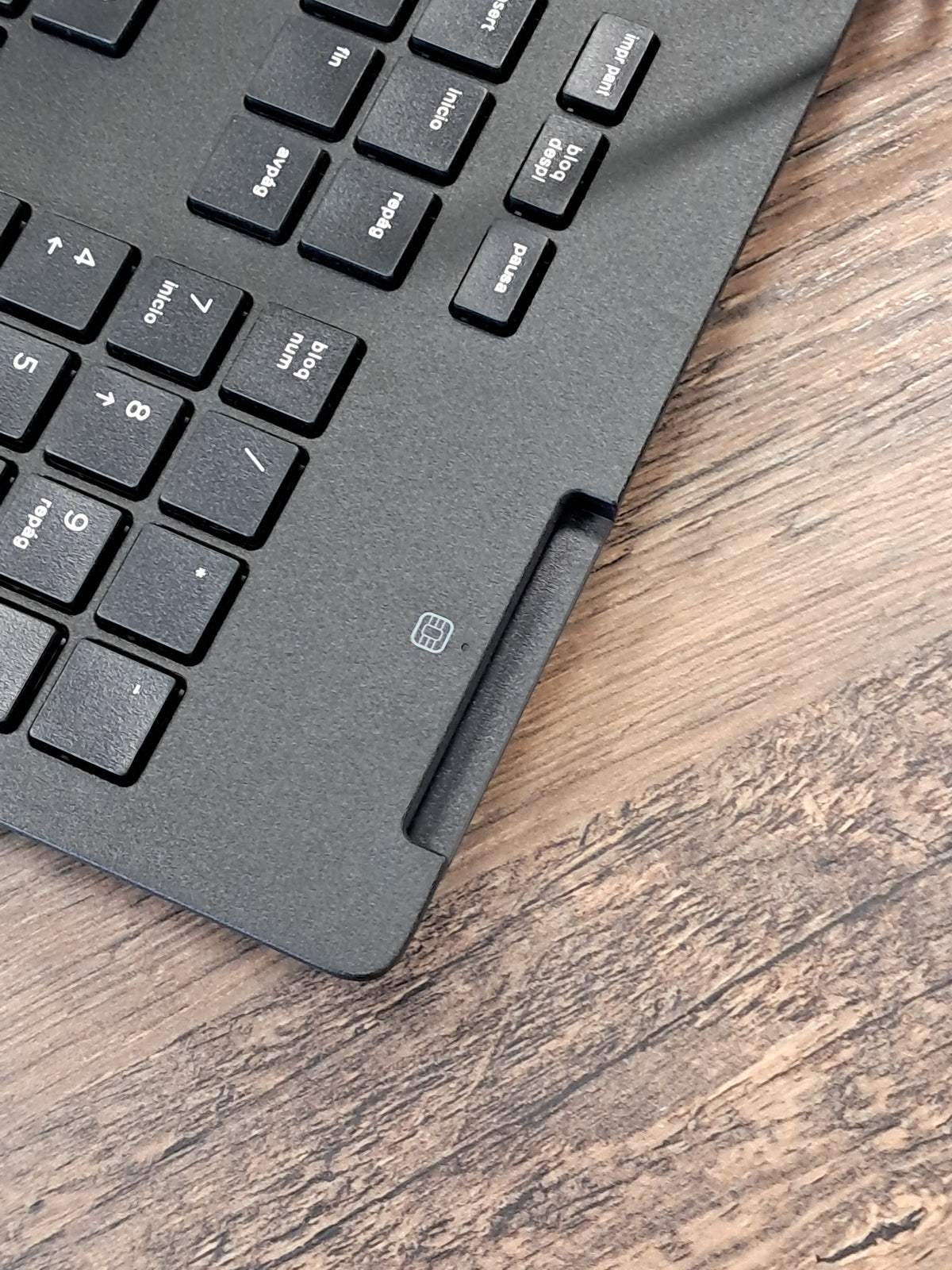 Tastatūra ar vadu