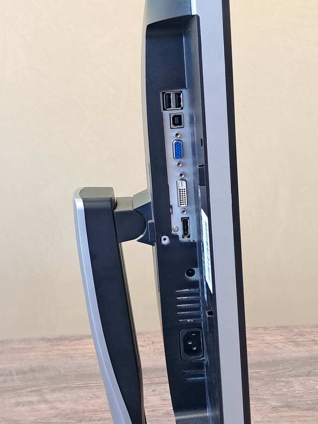 Monitors 24" DELL