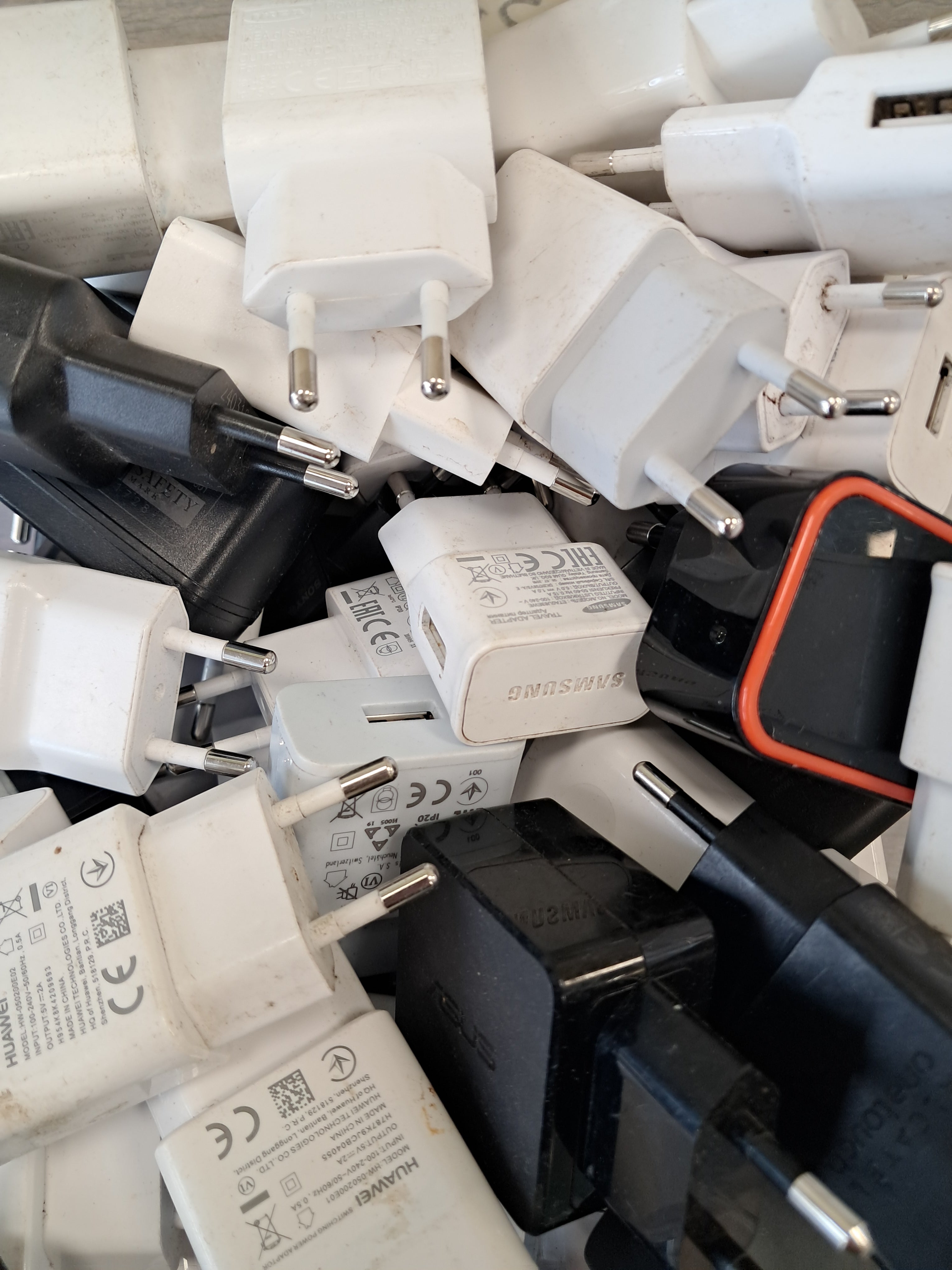 Telefonu lādēšanas bloki 5V